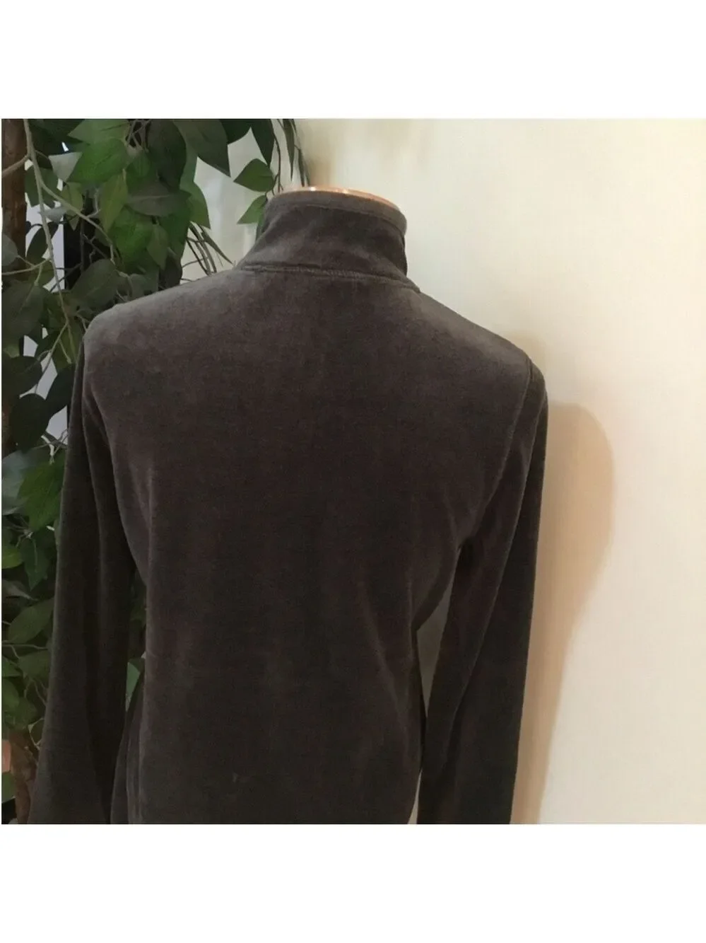 Liz Claiborne Woman’s medium full zip jacket high neck dark gray velour